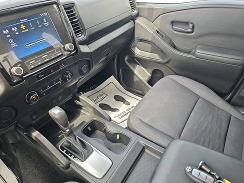 Used 2024 Nissan Frontier S RWD image 24