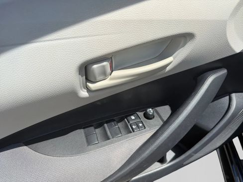 Used 2022 Toyota Corolla LE w/ LE Convenience Package FWD image 15
