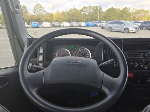 Used 2023 Isuzu NPR image 24