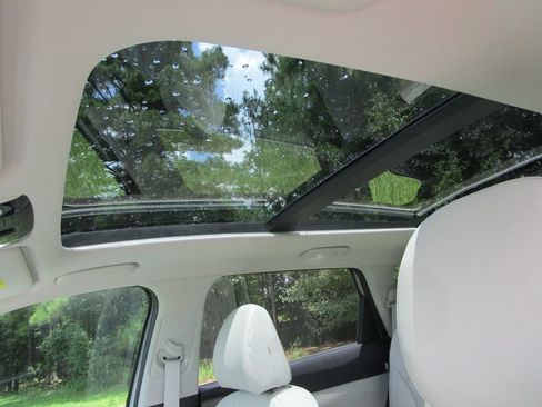 Used 2025 Kia Sorento S w/ Panoramic Sunroof Package FWD image 11