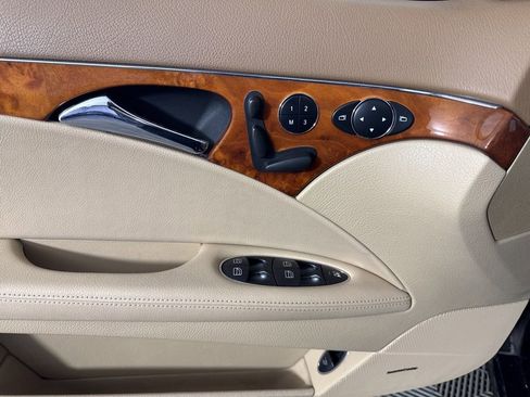 Used 2008 Mercedes-Benz E 350 4MATIC Sedan image 24