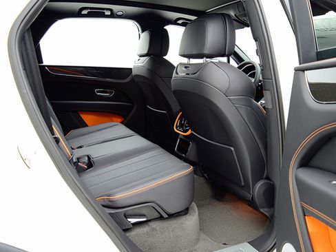 New 2025 Bentley Bentayga image 32