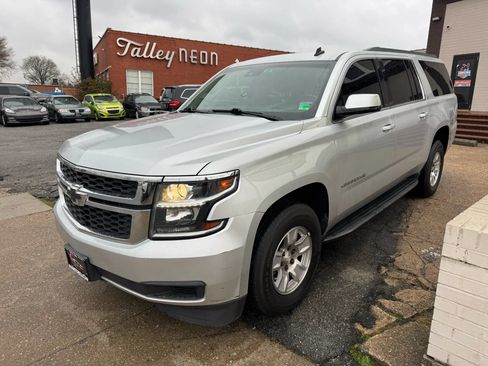 Used 2015 Chevrolet Suburban LT AWD/4WD image 8
