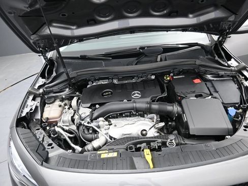 Used 2023 Mercedes-Benz GLA 250 4MATIC image 14