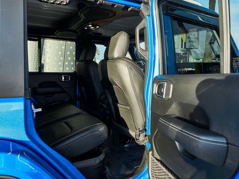 Used 2022 Jeep Wrangler Unlimited Sahara image 15