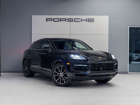Used 2025 Porsche Cayenne Coupe image 9