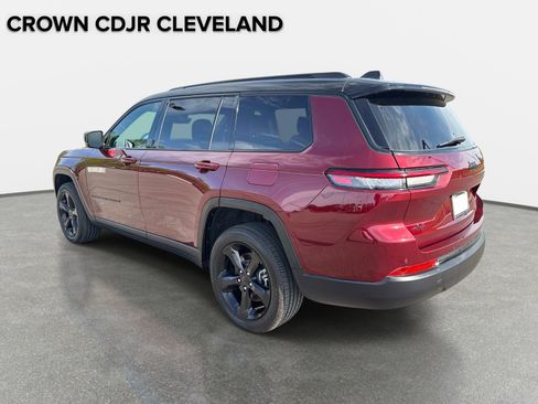 Used 2025 Jeep Grand Cherokee L Altitude image 6