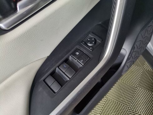 Used 2019 Toyota RAV4 XLE w/ Convenience Package AWD/4WD image 14