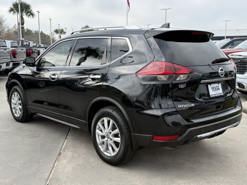 Used 2020 Nissan Rogue SV image 7