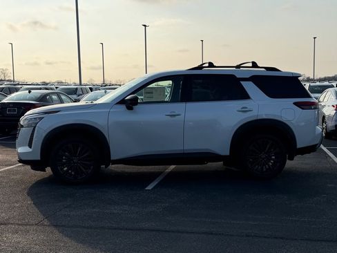 New 2026 Nissan Pathfinder SL image 7