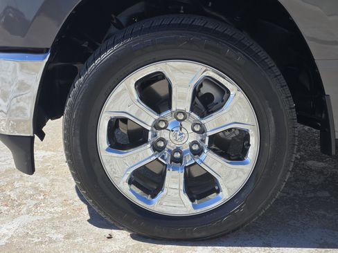 Used 2024 RAM 1500 Big Horn image 15