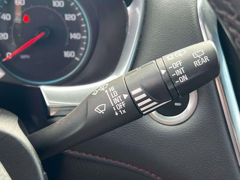 Used 2023 Chevrolet Traverse RS image 27