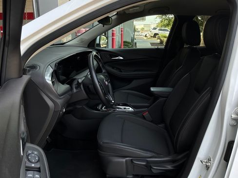 Used 2025 Buick Encore GX Preferred FWD image 10