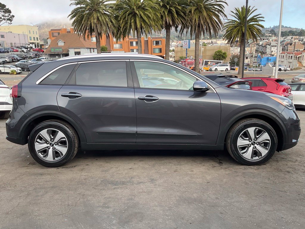 Used 2019 Kia Niro EX Premium w/ Sunroof Package FWD image 3