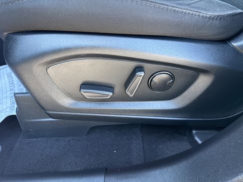 Certified 2023 Ford Explorer XLT w/ Class IV Trailer Tow Package image 19