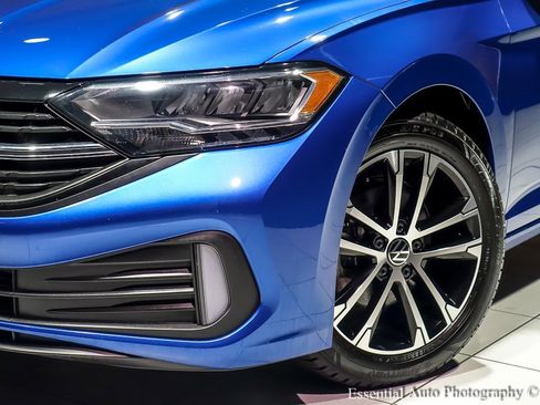 Used 2024 Volkswagen Jetta Sport image 5