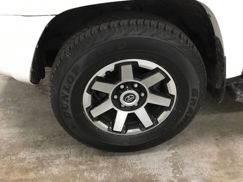 Used 2024 Toyota 4Runner TRD Off-Road Premium image 4