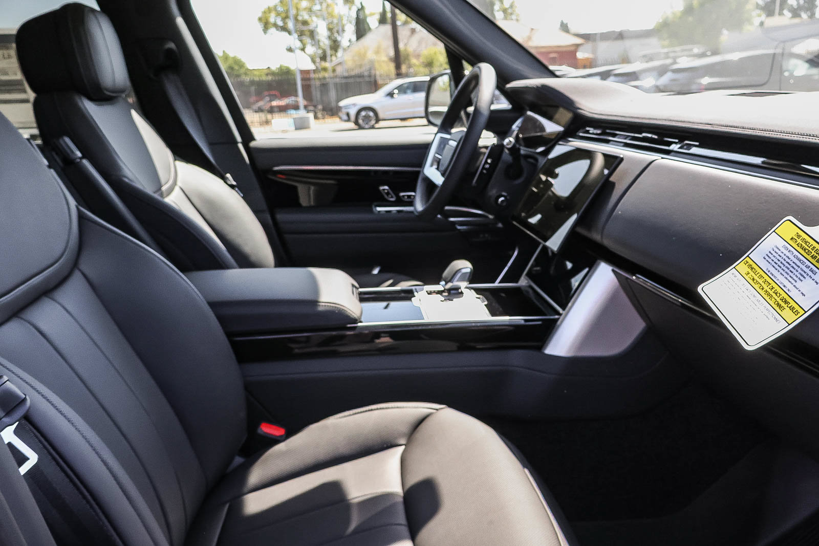New 2026 Land Rover Range Rover SE AWD/4WD image 17
