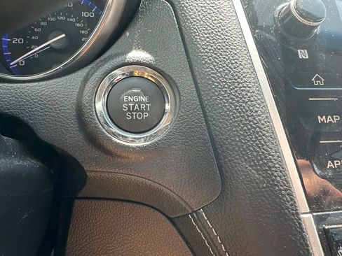 Used 2019 Subaru Outback 2.5i Limited AWD/4WD image 11