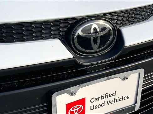 Used 2025 Toyota Corolla LE image 28