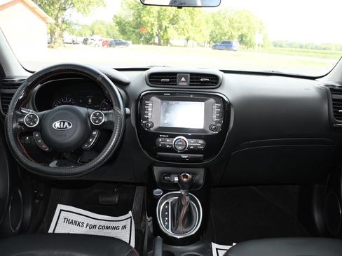 Used 2018 Kia Soul ! image 25