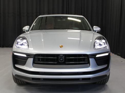 New 2026 Porsche Macan image 10