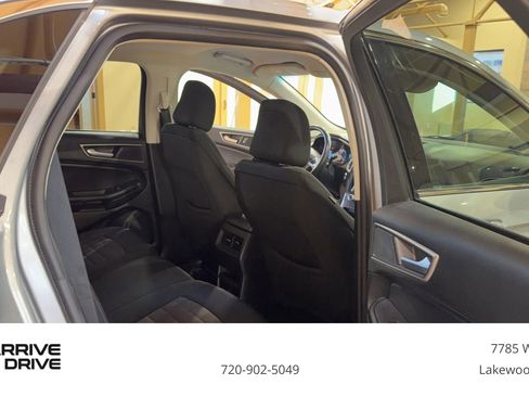 Used 2023 Ford Edge SEL w/ Cold Weather Package image 21