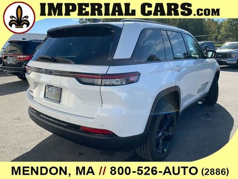 New 2025 Jeep Grand Cherokee Altitude image 13