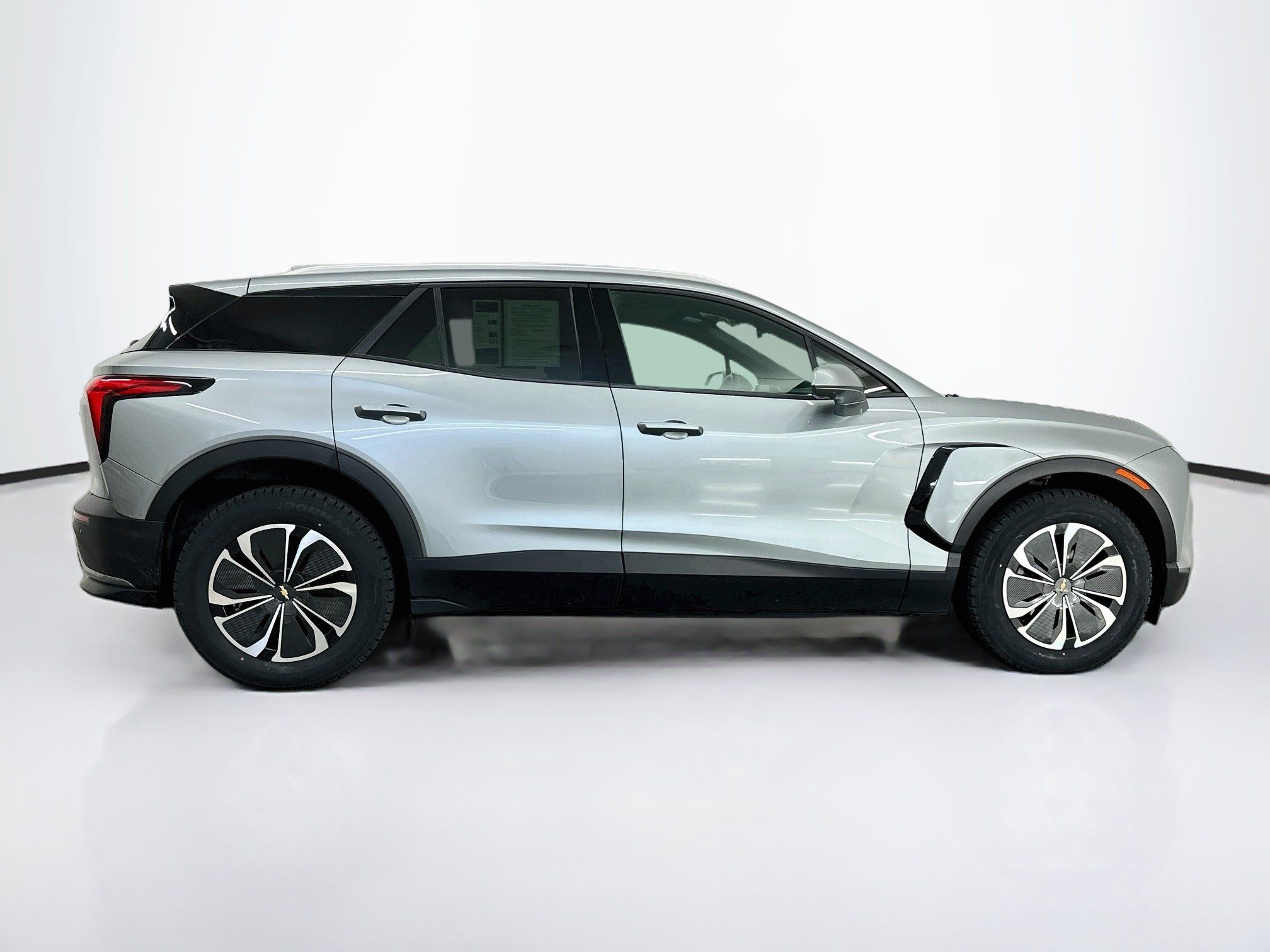 Used 2024 Chevrolet Blazer EV LT AWD/4WD image 10