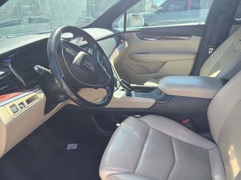 Used 2019 Cadillac XT5 Luxury w/ LPO, Radiant Package FWD image 10