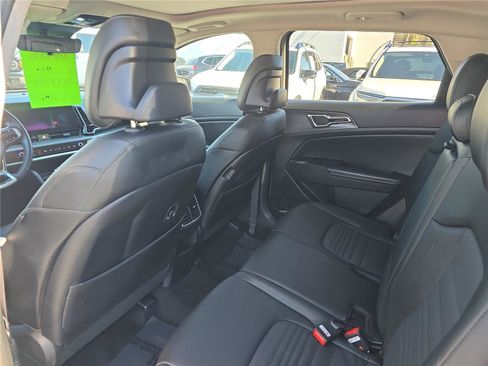 Used 2023 Kia Sportage SX image 12