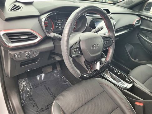 Used 2023 Chevrolet TrailBlazer RS w/ Convenience Package image 12