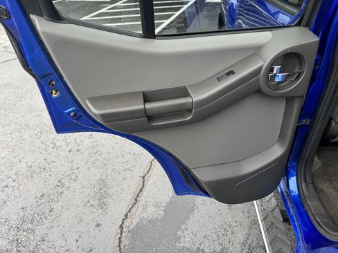 Used 2015 Nissan Xterra X image 14