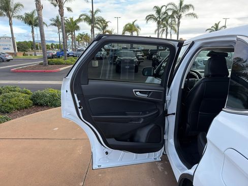 Used 2023 Ford Edge SEL image 8