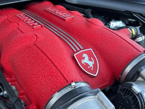 Used 2010 Ferrari California RWD image 37