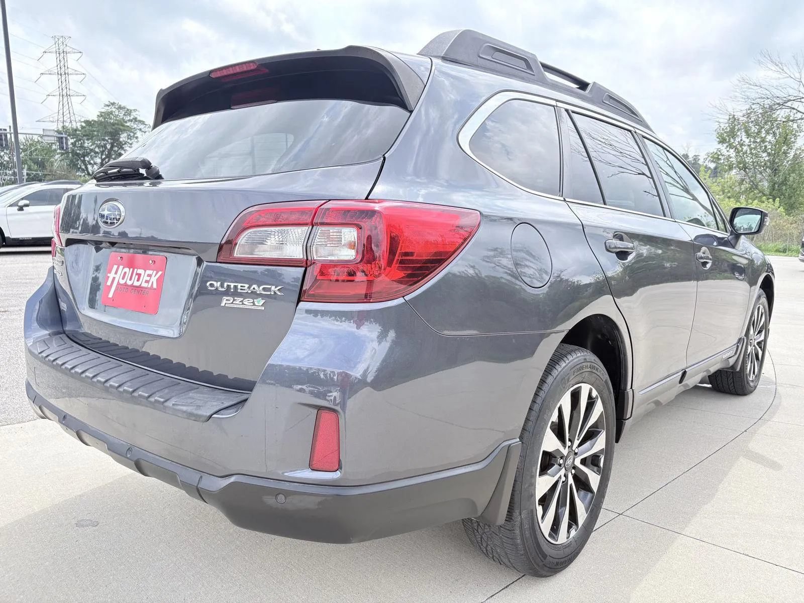 Used 2017 Subaru Outback 2.5i Limited AWD/4WD image 7
