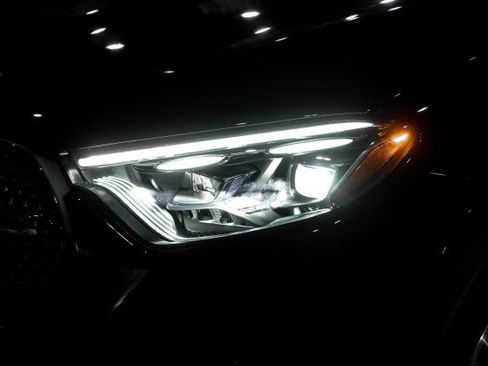 New 2025 Mercedes-Benz GLC 300 4MATIC image 8