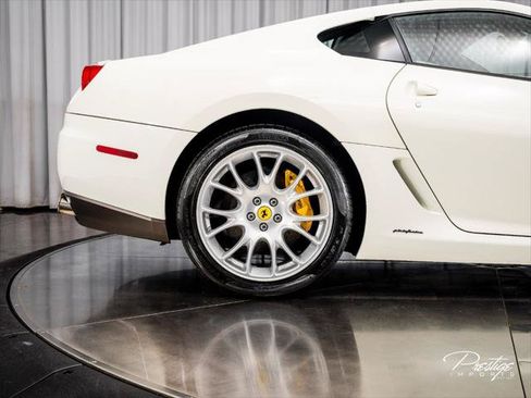 Used 2011 Ferrari 599 GTB Fiorano RWD image 17