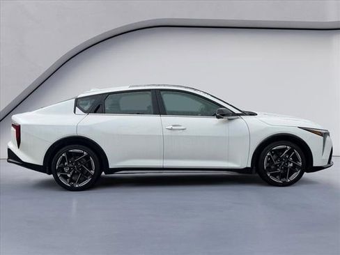 New 2026 Kia K4 GT-Line image 6