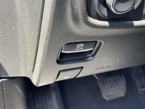 Used 2023 Jeep Grand Cherokee L Laredo RWD image 25
