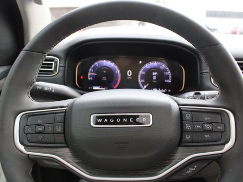 Used 2023 Jeep Wagoneer Series II w/ Convenience Group I image 37