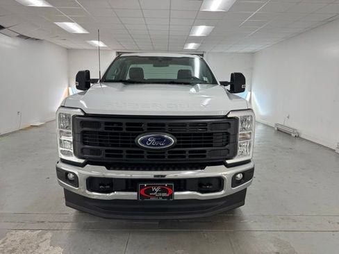 New 2026 Ford F250 XL w/ XL Chrome Package image 2