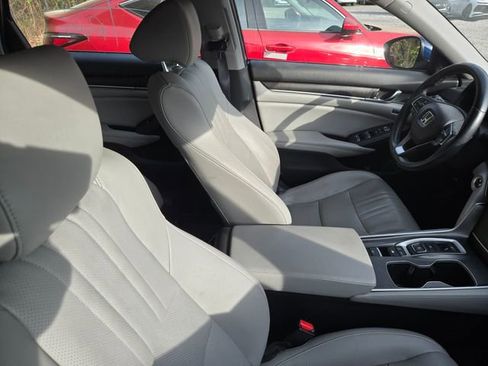 Used 2020 Honda Accord Touring image 4