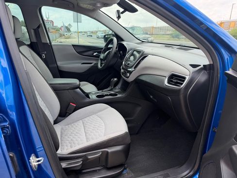 Used 2019 Chevrolet Equinox LS FWD image 28