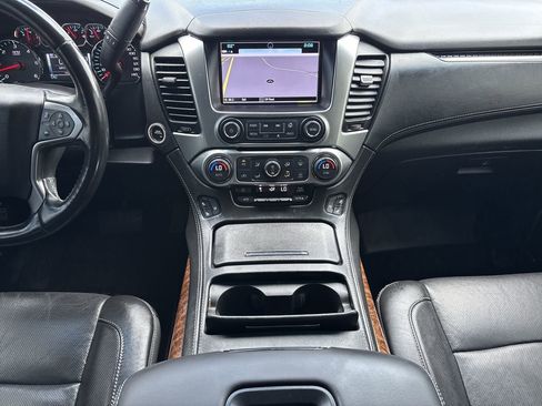 Used 2019 Chevrolet Suburban Premier image 14