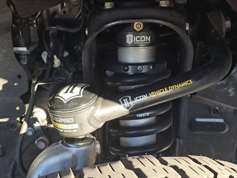 Used 2024 Toyota Tacoma TRD Off-Road image 19