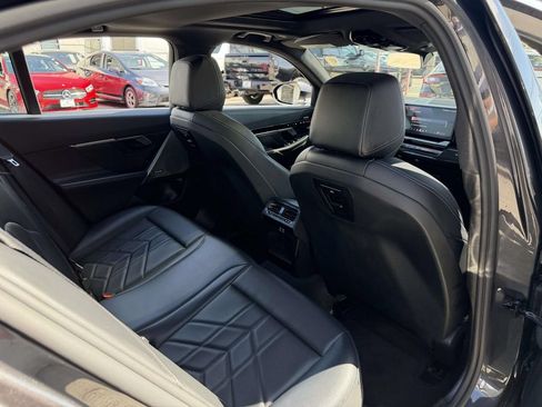 Used 2025 BMW 530i RWD image 15
