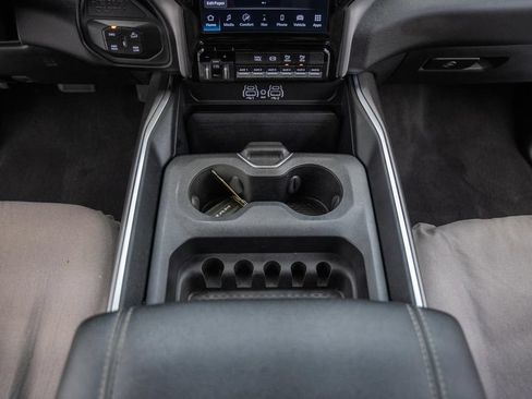 Used 2026 RAM 2500 Big Horn AWD/4WD image 36