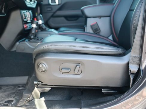 New 2026 Jeep Wrangler Unlimited Rubicon AWD/4WD image 18