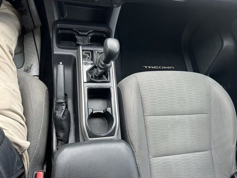 Used 2017 Toyota Tacoma SR5 w/ Tow Package image 16